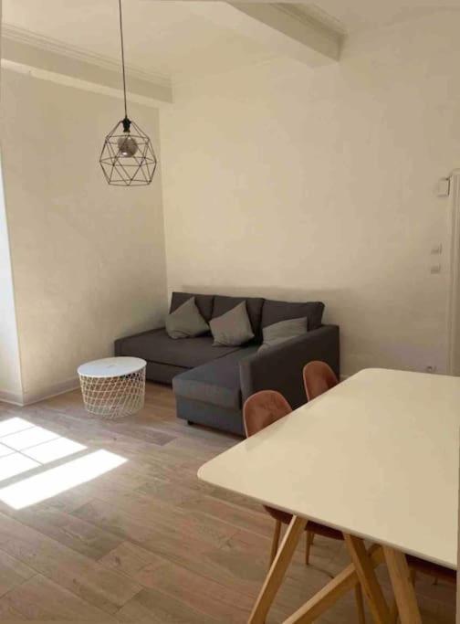 Appartement De Charme Au Coeur Du Centre Ville . 米洛 外观 照片